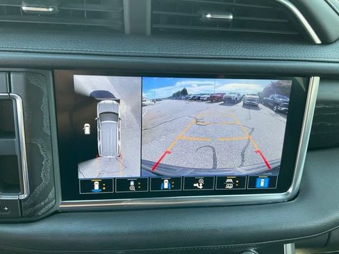 Used 2021 GMC Yukon XL Denali AWD/4WD image 14