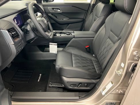 New 2026 Nissan Rogue Platinum w/ Tech Package image 17