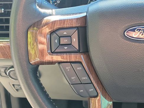 Used 2019 Ford F150 Lariat image 32