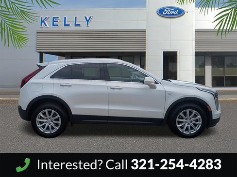 Used 2022 Cadillac XT4 Luxury w/ Cold Weather Package AWD/4WD image 5