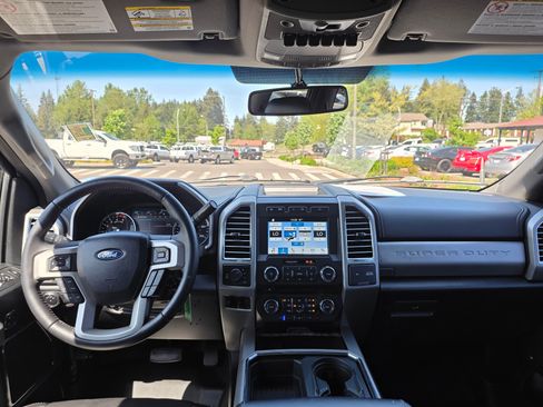 Used 2017 Ford F250 Lariat w/ Lariat Value Package AWD/4WD image 10