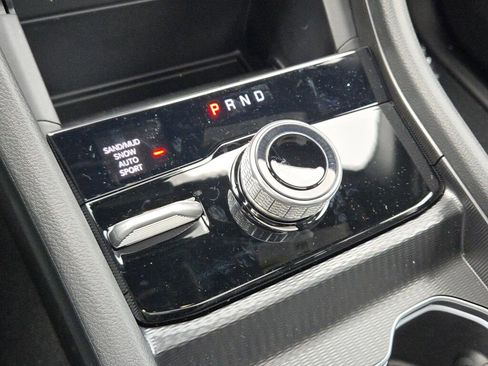 New 2025 Jeep Grand Cherokee Limited w/ Black Appearance Package image 28