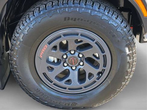 Used 2025 Nissan Frontier PRO-4X image 18