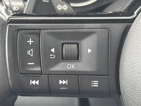 Used 2022 Nissan Pathfinder SL w/ Lighting Package (N92) AWD/4WD image 34