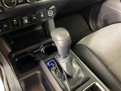 Used 2023 Toyota Tacoma TRD Sport image 9