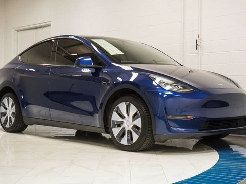Used 2022 Tesla Model Y Long Range AWD/4WD image 5