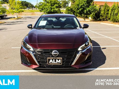 Used 2025 Nissan Altima 2.5 SV FWD image 9