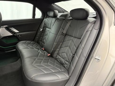 Used 2024 BMW 740i xDrive AWD/4WD image 44