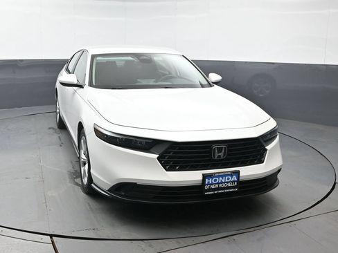 Used 2023 Honda Accord LX image 9