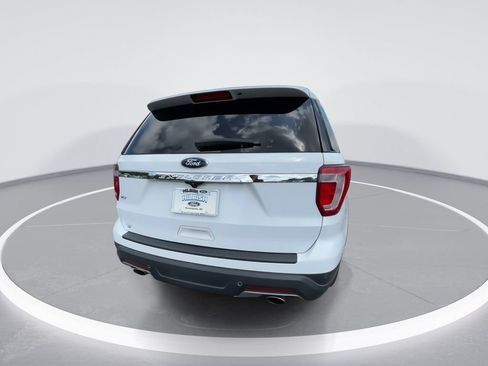 Used 2018 Ford Explorer XLT FWD image 7