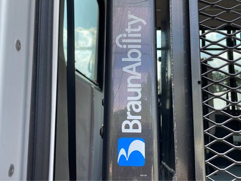 Used 2015 Chevrolet Express 3500 w/ Shuttle Bus Package image 38