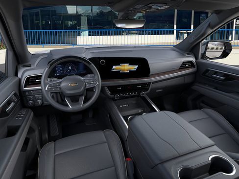 New 2026 Chevrolet Suburban Premier image 15