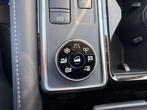 New 2026 Nissan Pathfinder SL image 32