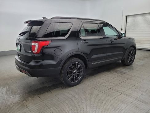 Used 2017 Ford Explorer XLT w/ Equipment Group 202A AWD/4WD image 10