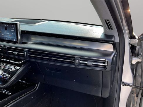Used 2021 Lincoln Corsair AWD w/ Equipment Group 101A image 20