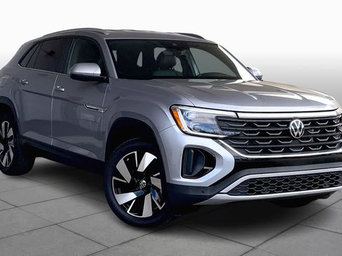 Used 2024 Volkswagen Atlas Cross Sport SE image 3