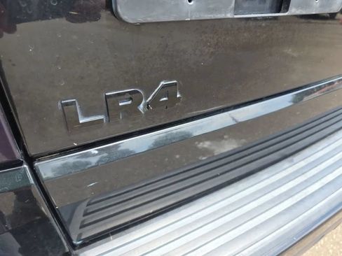 Used 2016 Land Rover LR4 HSE Silver Edition AWD/4WD image 11
