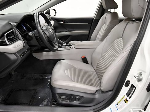 Used 2024 Toyota Camry SE AWD/4WD image 12
