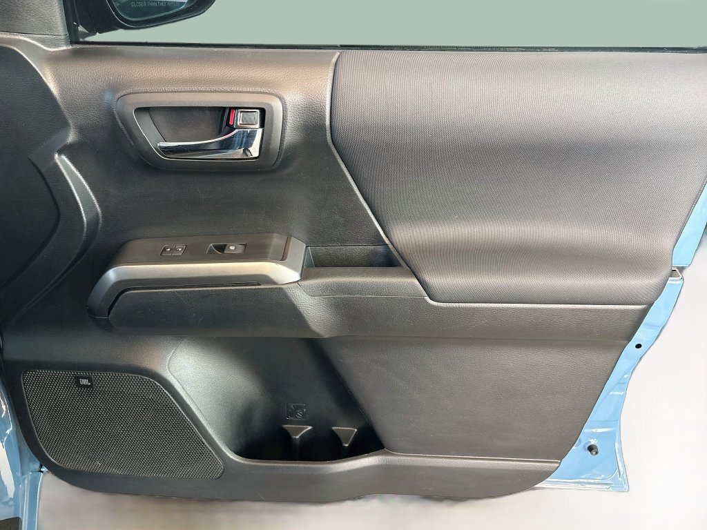 Used 2019 Toyota Tacoma TRD Off-Road AWD/4WD image 25