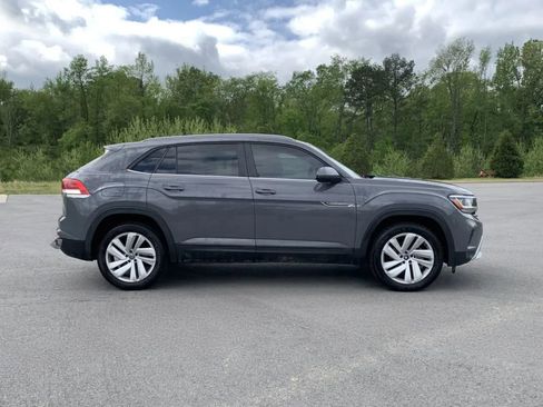 Used 2021 Volkswagen Atlas Cross Sport SE image 8