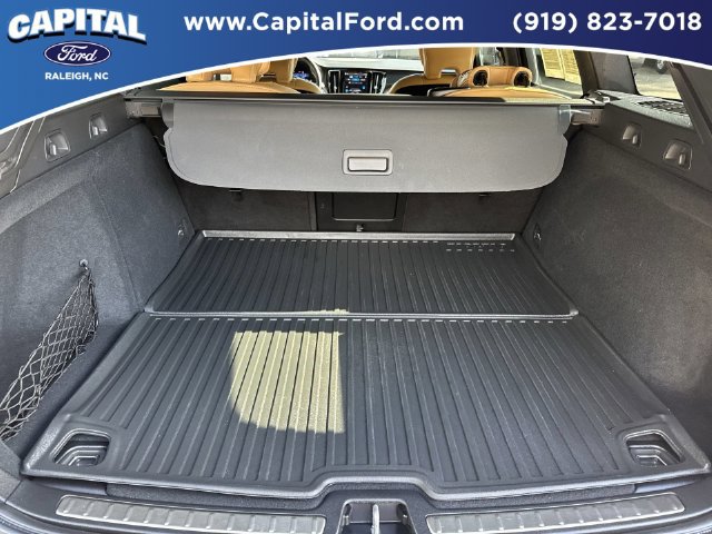 Used 2024 Volvo V60 B5 Cross Country Ultimate AWD/4WD image 16