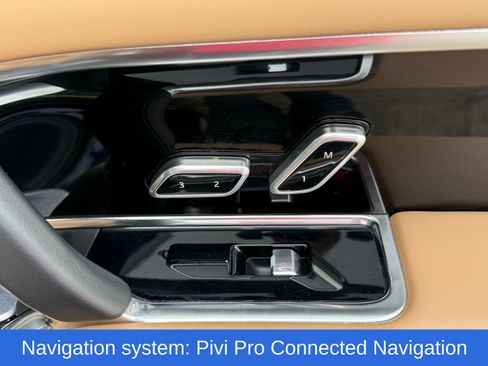 Used 2023 Land Rover Range Rover Long Wheelbase SE image 26