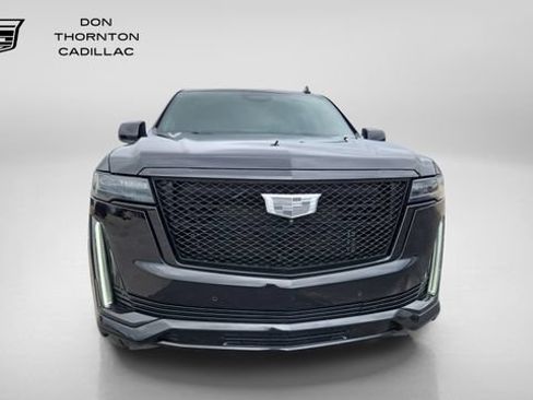 Used 2021 Cadillac Escalade Sport Platinum w/ LPO, ONYX Package AWD/4WD image 8