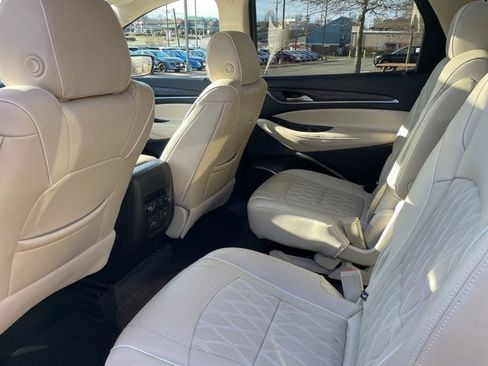 Used 2022 Buick Enclave Avenir image 10