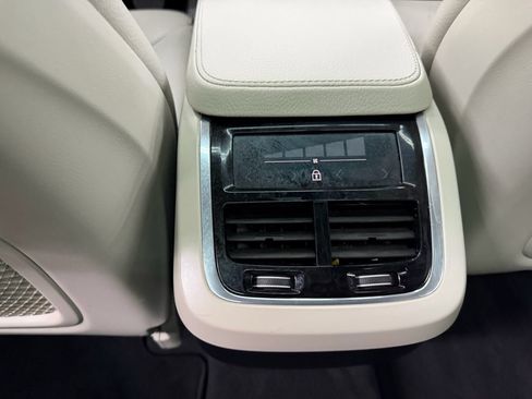 Used 2020 Volvo XC90 T5 Momentum AWD/4WD image 37
