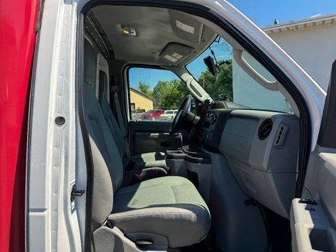Used 2024 Ford E-350 and Econoline 350 Super Duty w/ Power Windows & Locks Group RWD image 11