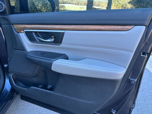Used 2019 Honda CR-V Touring image 23