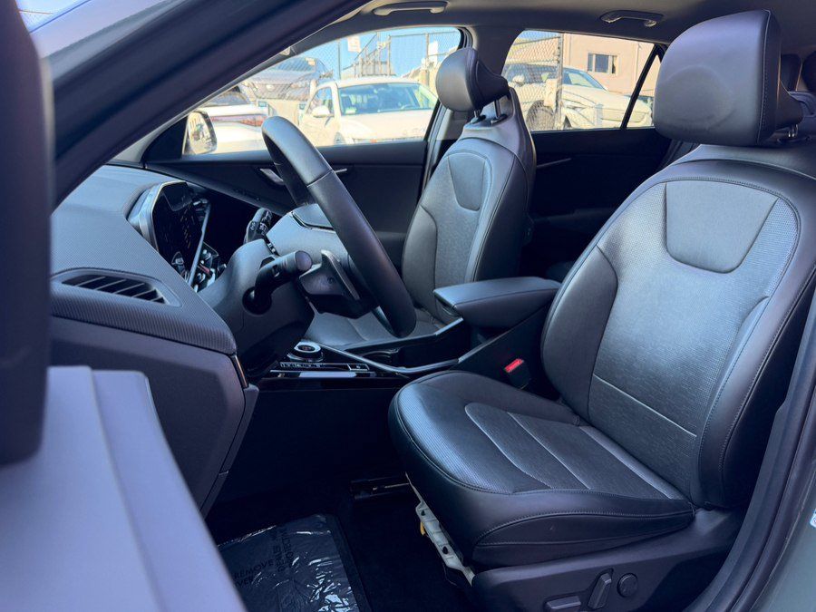 Used 2023 Kia Niro Wave FWD image 20
