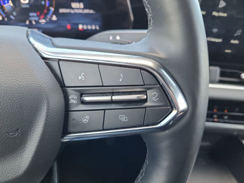 Used 2025 Chevrolet Equinox LT FWD image 25