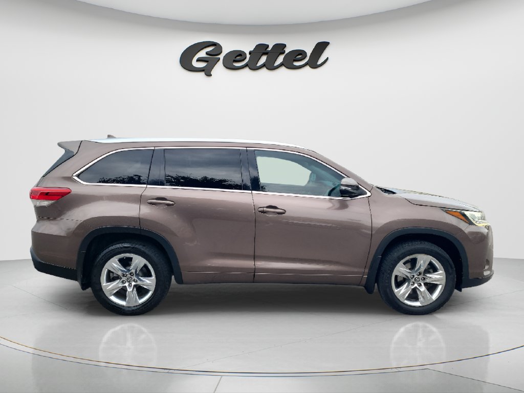 Used 2019 Toyota Highlander Limited AWD/4WD image 4