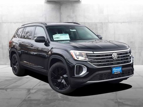 New 2026 Volkswagen Atlas SE image 2