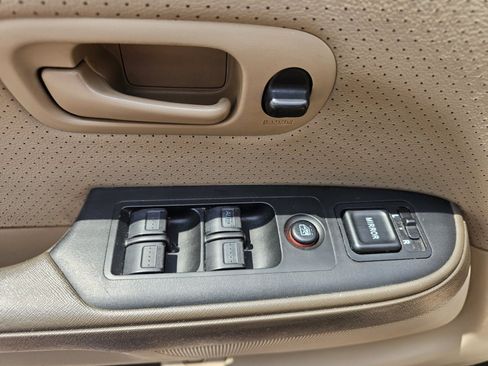 Used 2005 Honda CR-V EX image 12
