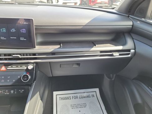 Used 2025 Hyundai Santa Cruz SEL FWD image 17