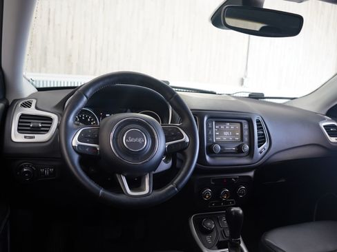 Used 2018 Jeep Compass Latitude w/ Safe & Security Group image 11