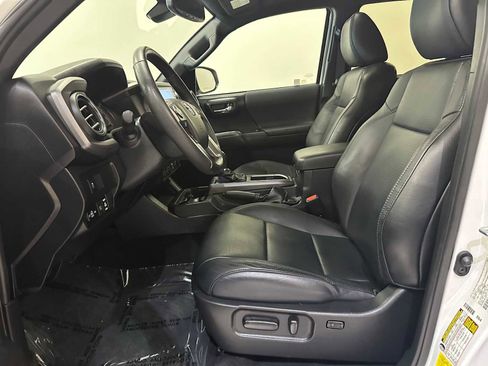 Certified 2021 Toyota Tacoma TRD Off-Road w/ TRD Premium Off Road Package AWD/4WD image 21