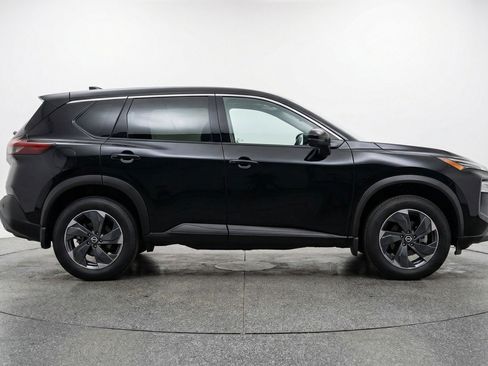 Used 2025 Nissan Rogue SV AWD/4WD image 11