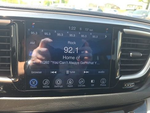 Used 2017 Chrysler Pacifica Touring FWD image 22