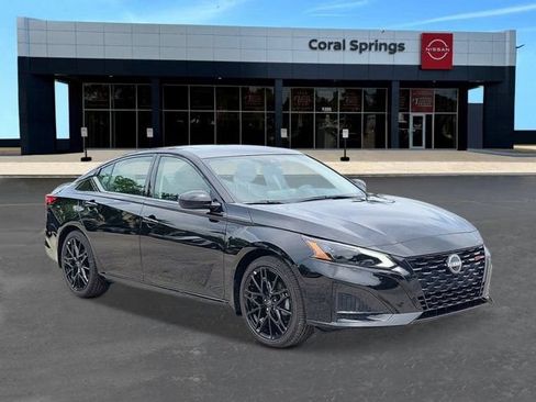 New 2026 Nissan Altima 2.5 SR w/ SR Midnight Edition Package FWD image 7