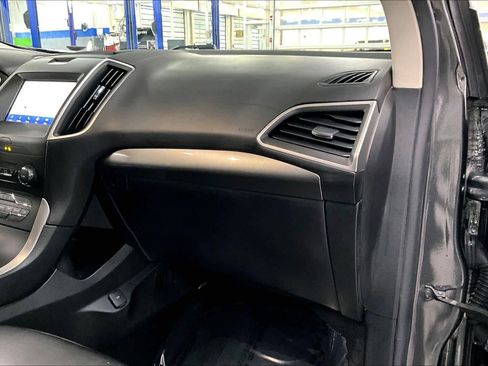 Used 2020 Ford Edge SEL w/ Convenience Package image 18