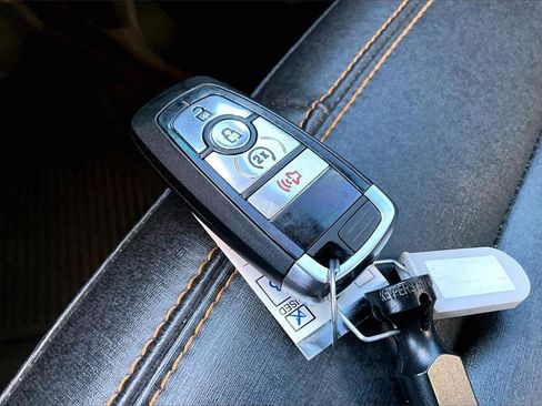 Certified 2024 Ford Bronco Badlands image 11