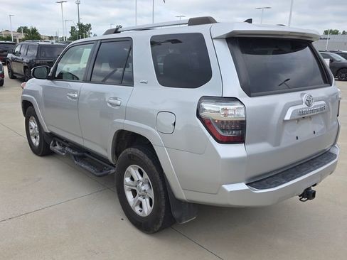 Used 2022 Toyota 4Runner SR5 AWD/4WD image 3