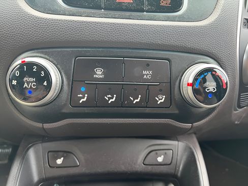 Used 2011 Hyundai Tucson GLS AWD/4WD image 25