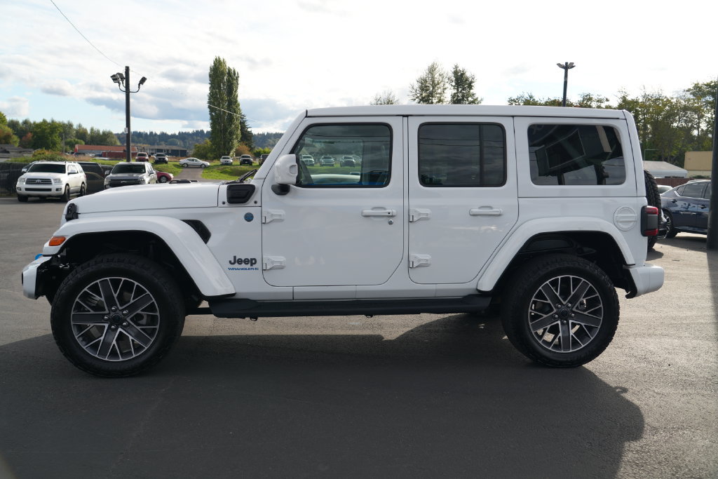 Used 2024 Jeep Wrangler High Altitude AWD/4WD image 12