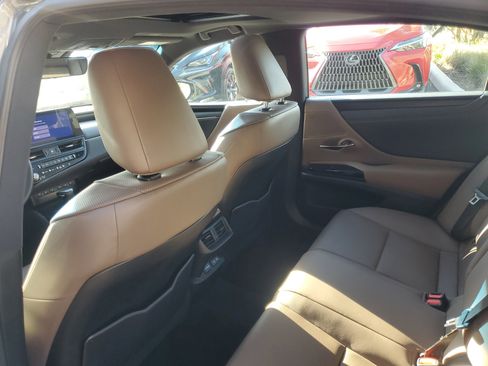 Certified 2023 Lexus ES 350 w/ Premium Package image 12