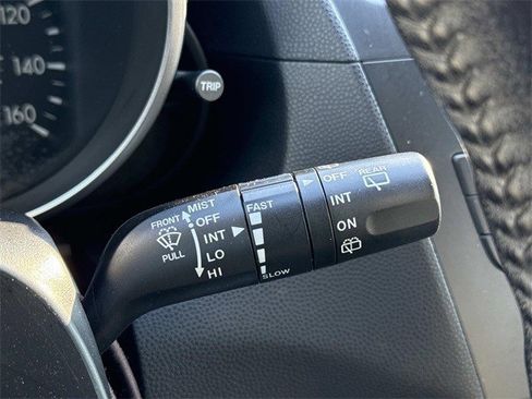 Used 2012 MAZDA MAZDA5 Touring w/ Moonroof & Audio Pkg image 25