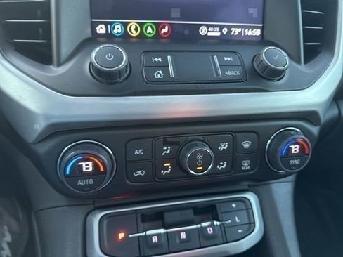 Certified 2023 GMC Acadia SLT w/ Technology Package image 33